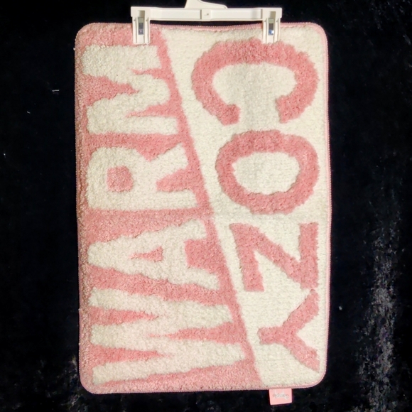 PINK warm and cozy bath mat - Picture 1 of 4